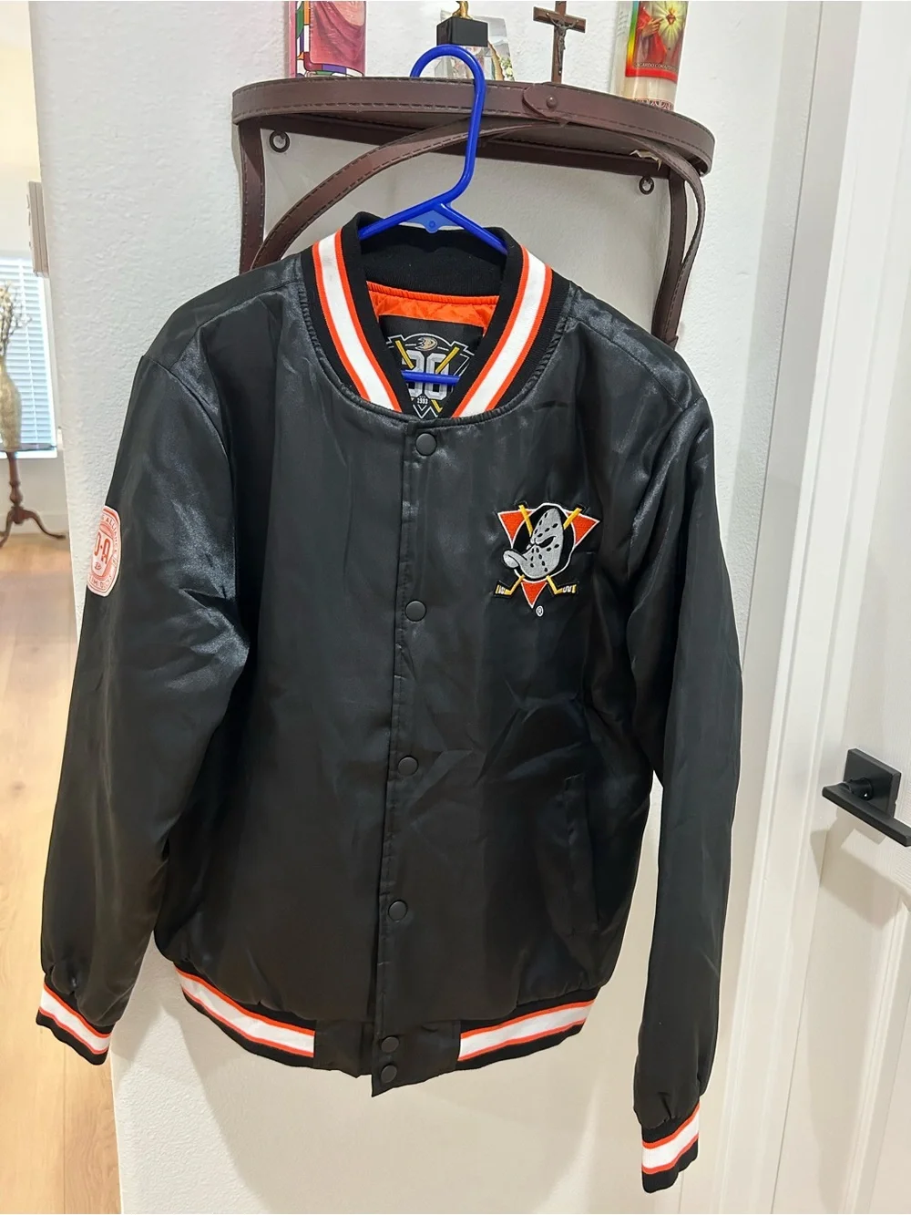 Men’s Black 30 Anniversary Anaheim Ducks Bomber Jacket with Orange. Sz Large